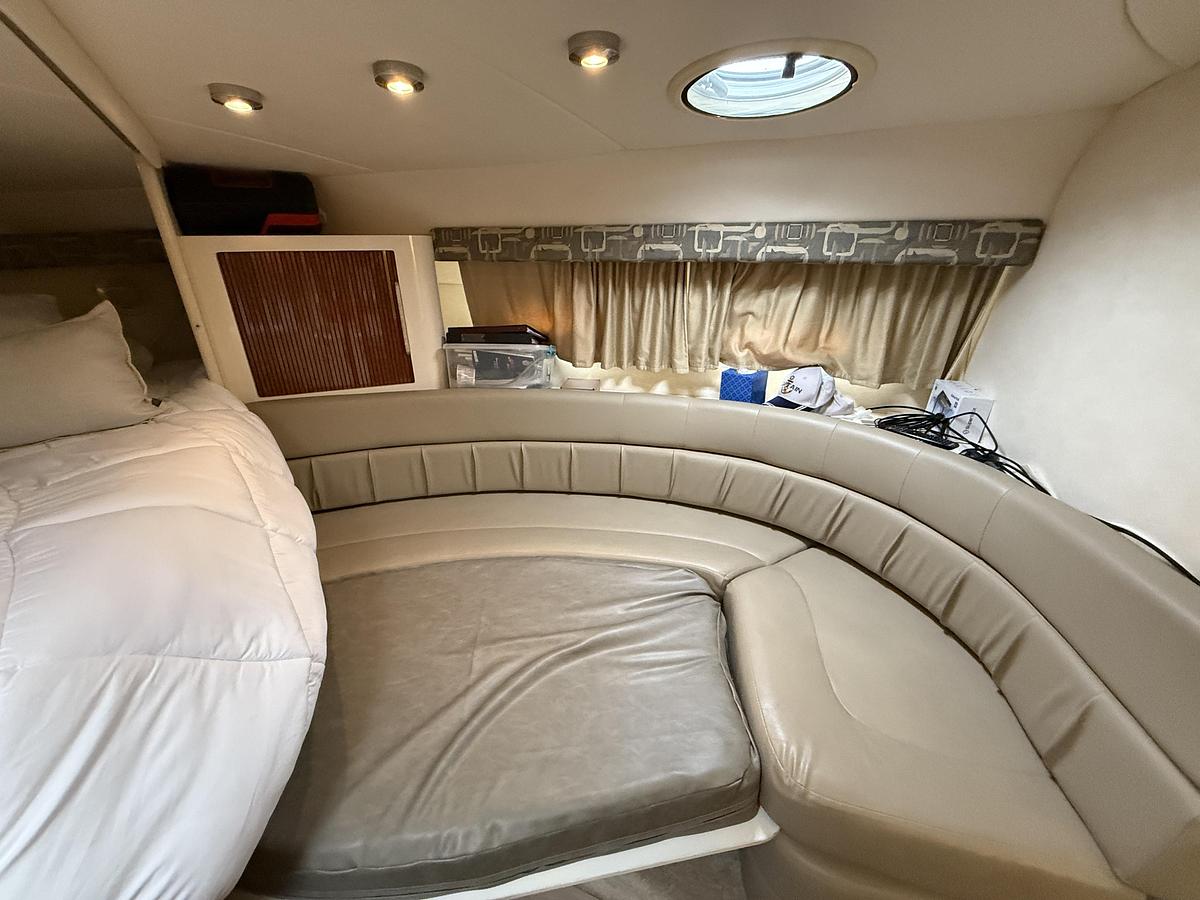 Used 2000 Monterey 322 Cruiser