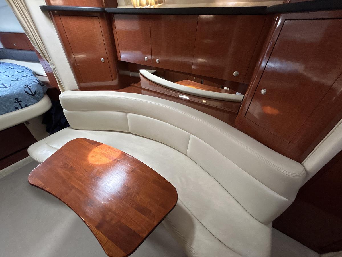 Used 2005 Sea Ray 320 Sundancer