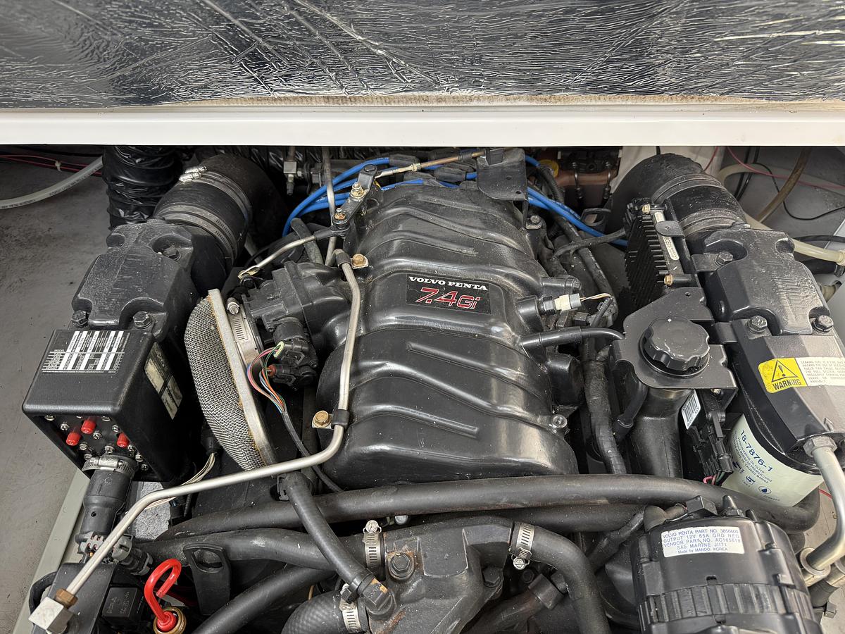 Used 1998 Four Winns 258 Vista