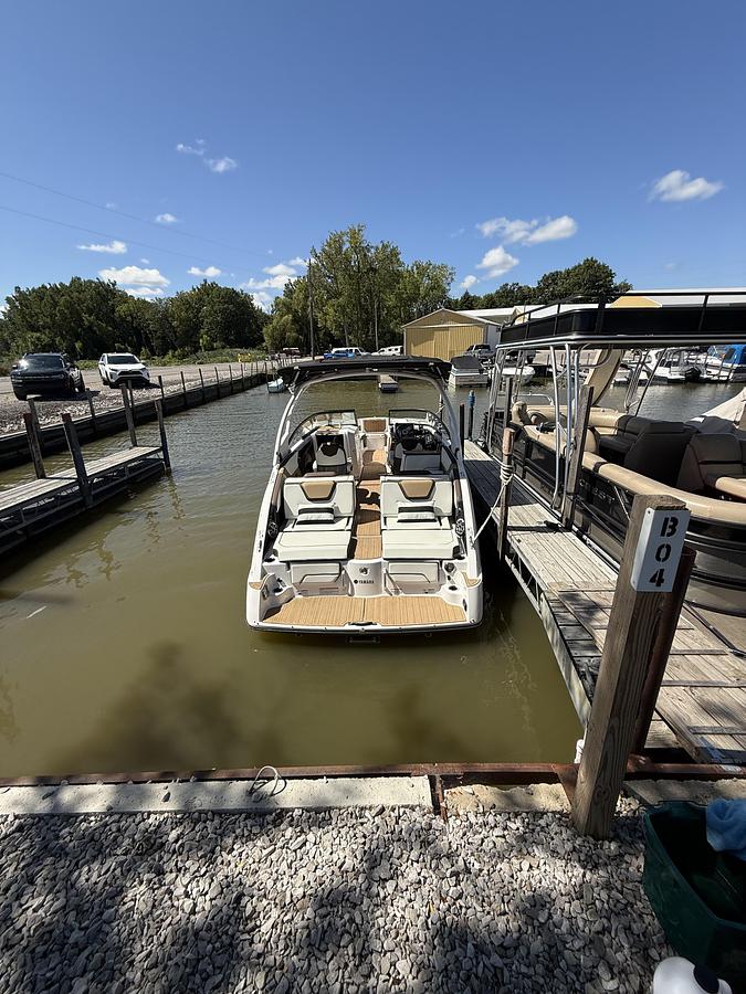 Used 2023 Yamaha 252 SD