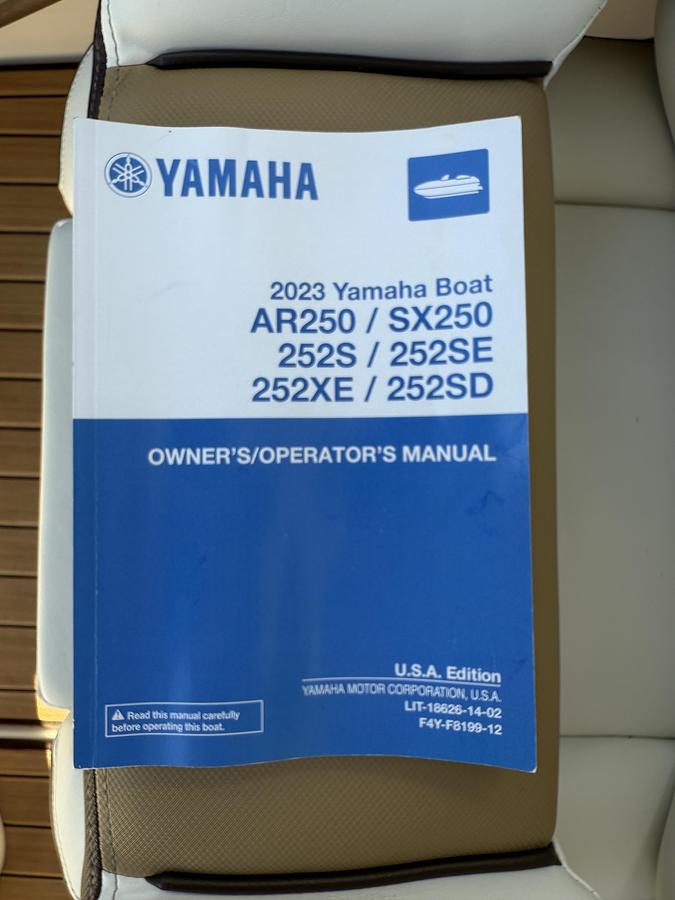 Used 2023 Yamaha 252 SD