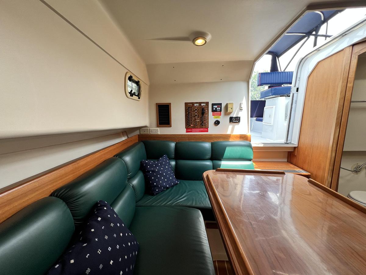 Used 2001 Mainship 34 Pilot