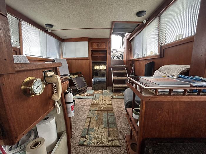 Used 1986 Marinette 39' Double Cabin
