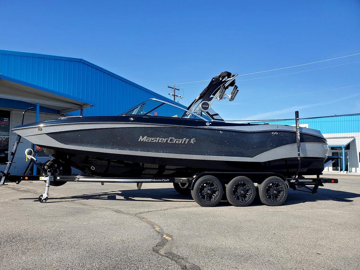 Used 2021 MasterCraft X26