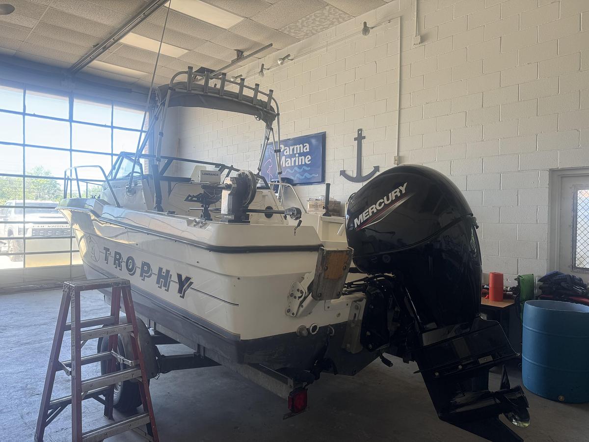 Used 1992 Bayliner 2052 Trophy