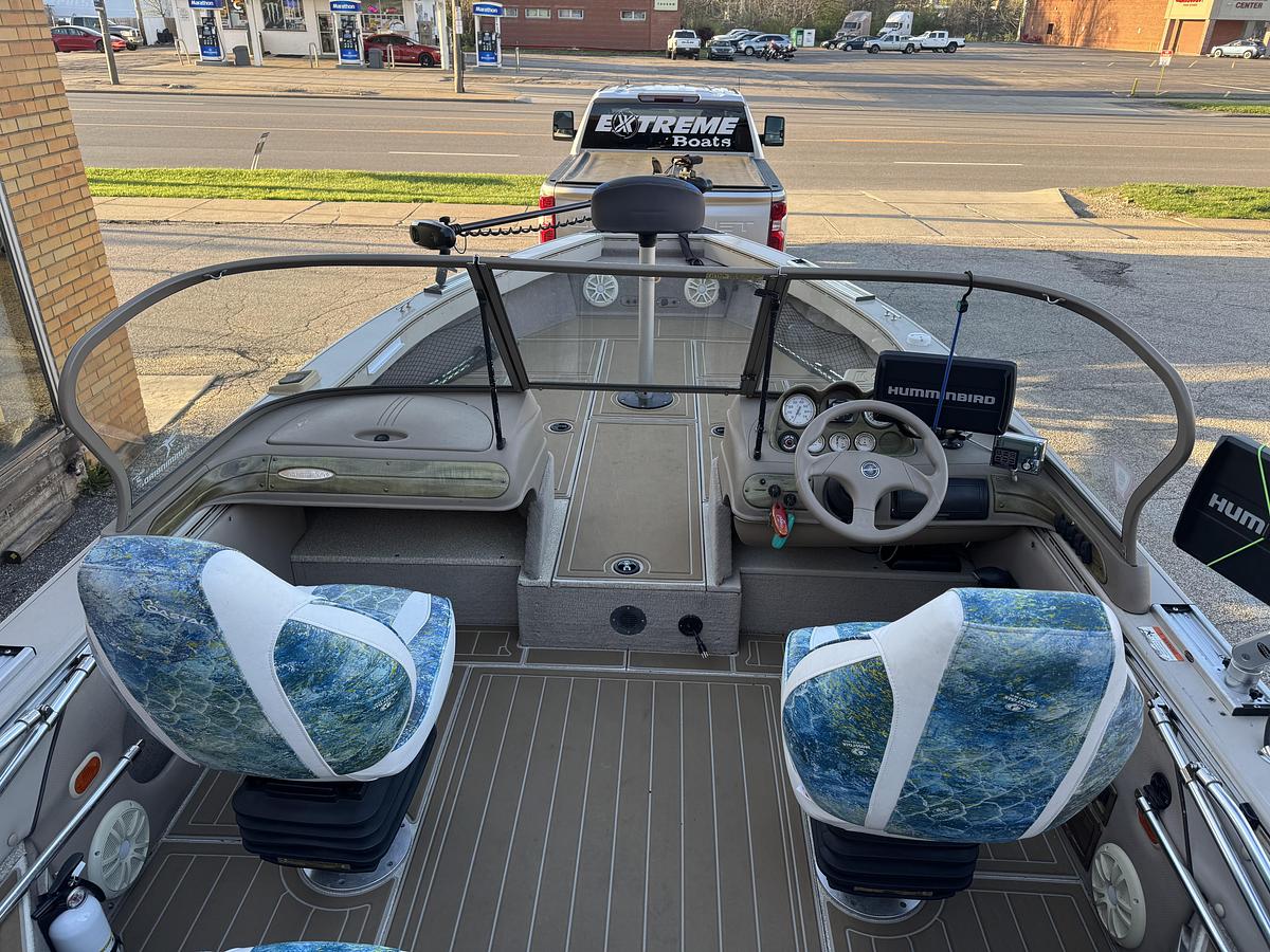 Used 2003 Crestliner 202 Tourament Side Console