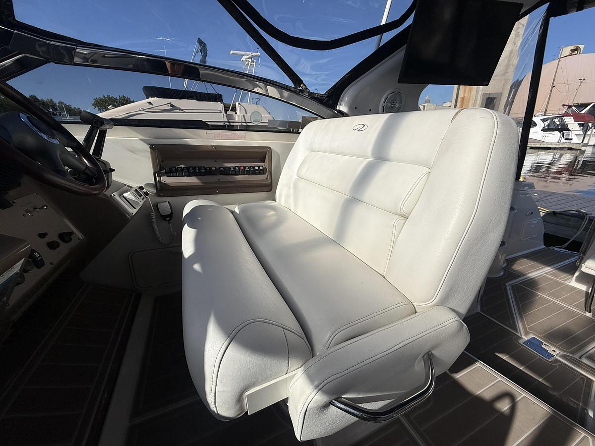 Used 2005 Regal 3560 Commodore