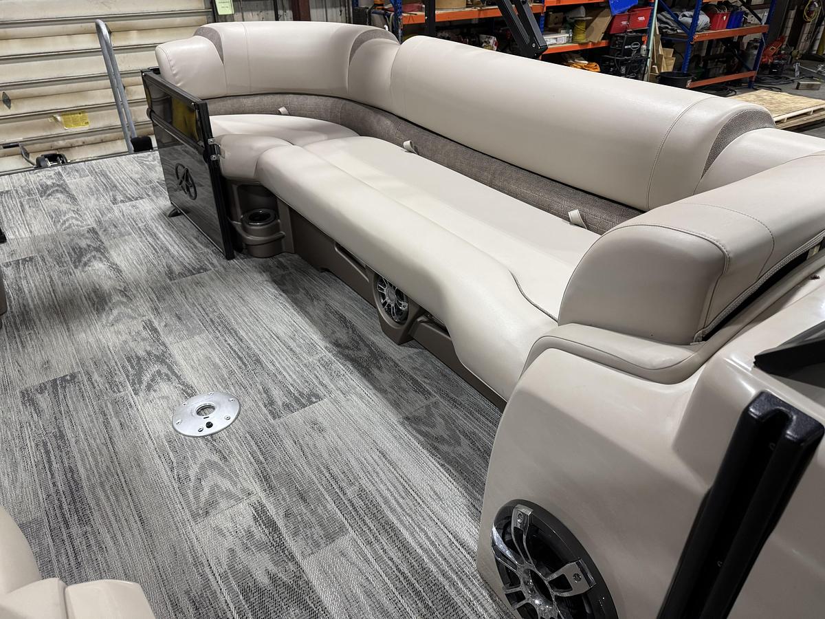 Used 2022 Avalon 2785 Catalina Platinum Cruiser