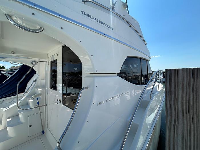 Used 2007 Silverton 33 Convertible