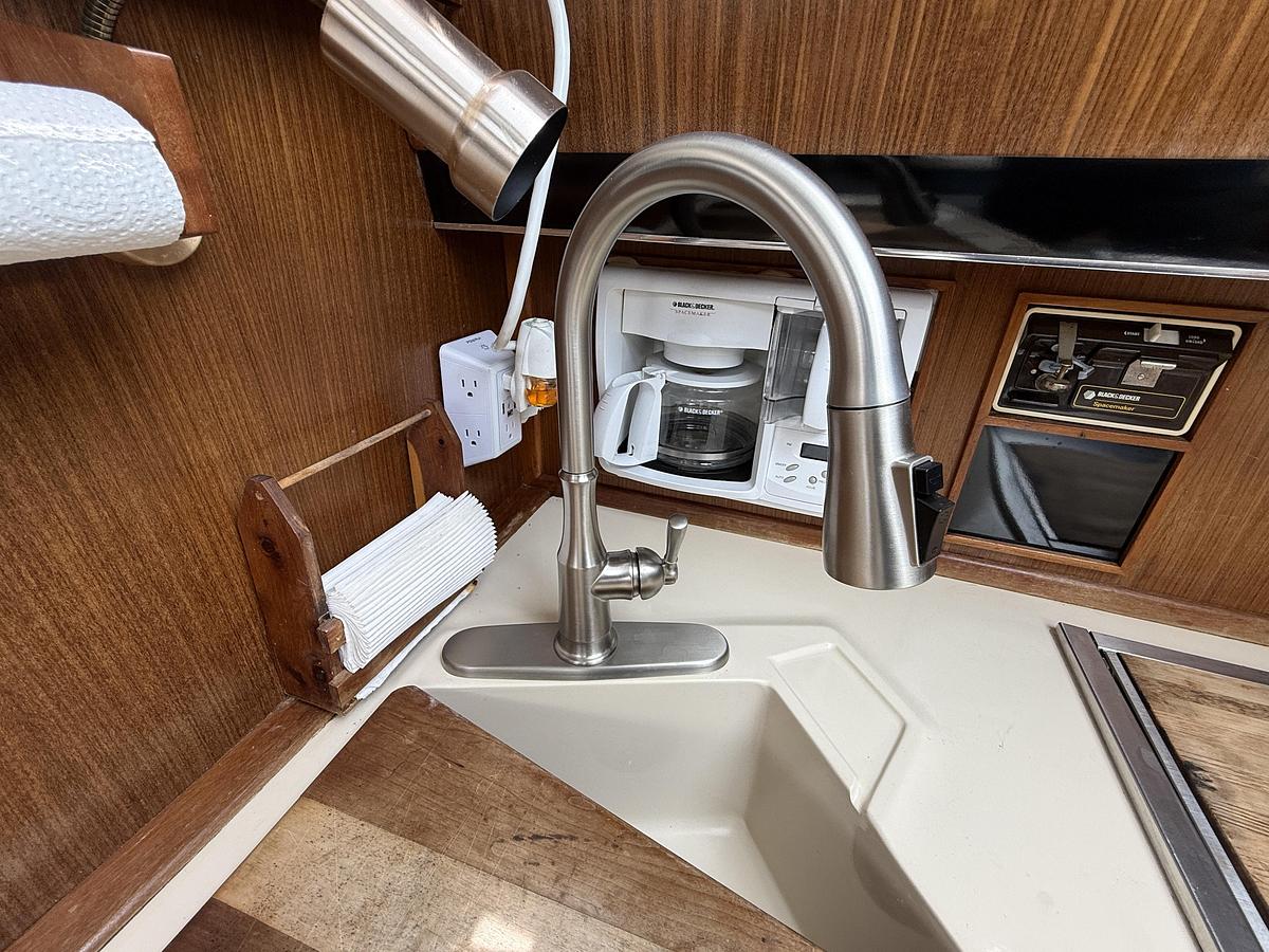 Used 1986 Sea Ray 410 Sundancer