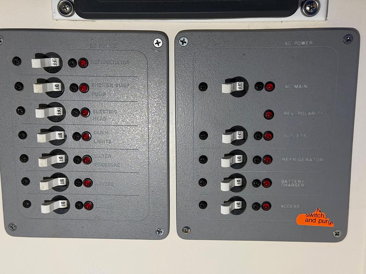 Used 1998 Pursuit 2860 Denali