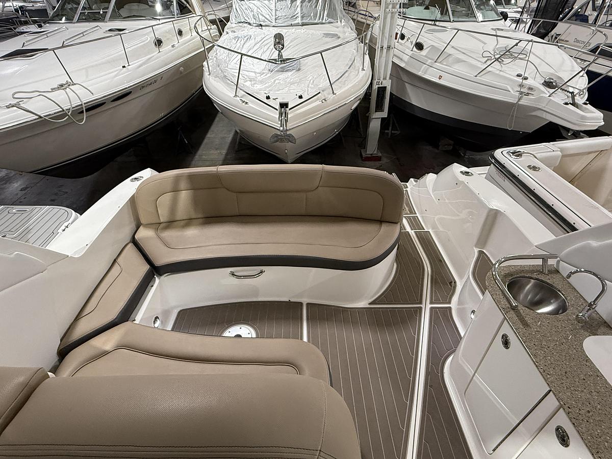 Used 2017 Sea Ray 330 Sundancer