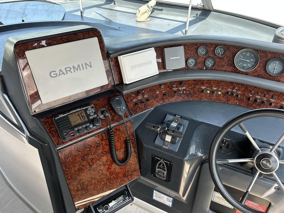 Used 1993 Sea Ray 440 Sundancer