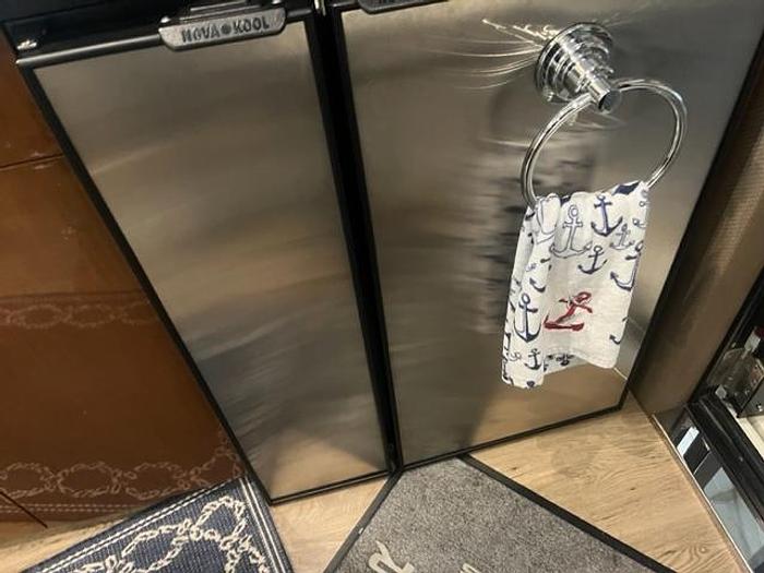 Used 2018 Carver C37