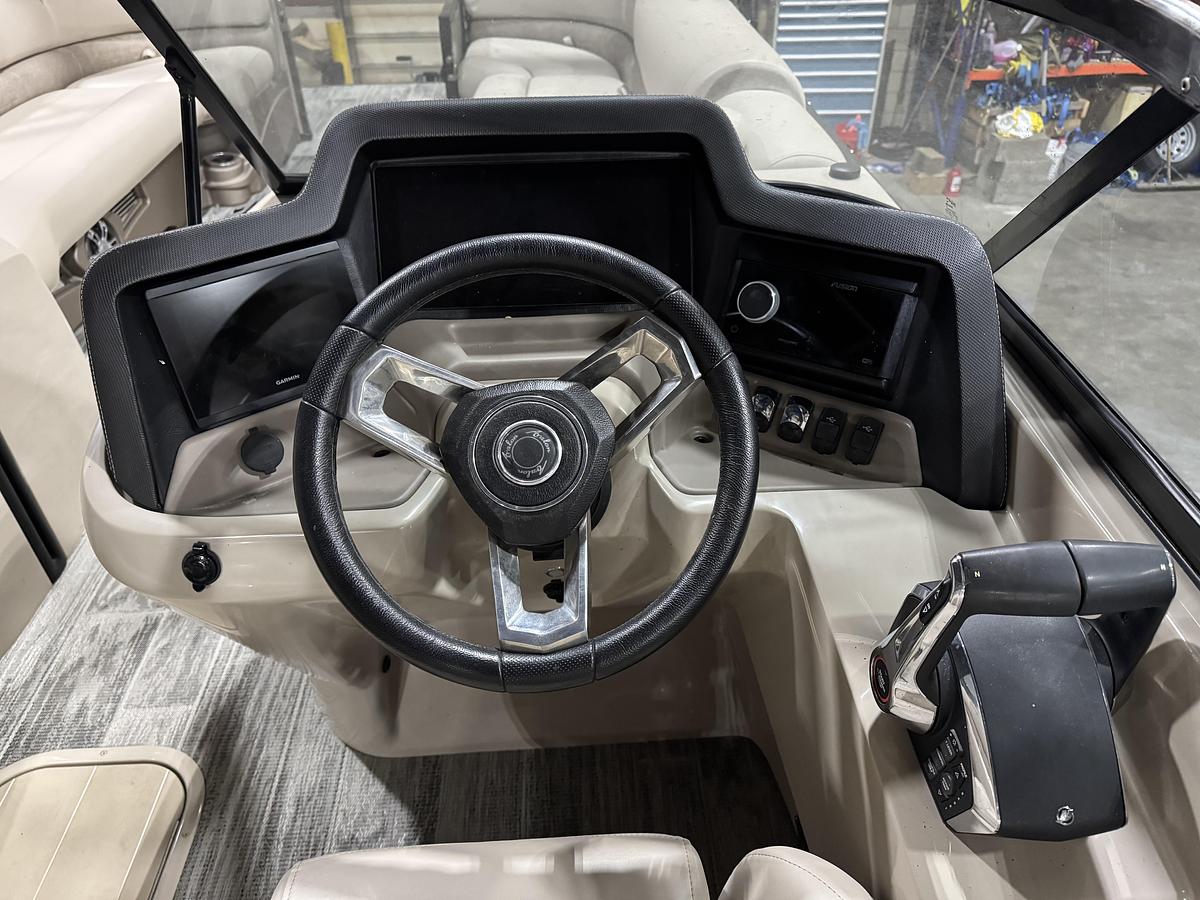 Used 2022 Avalon 2785 Catalina Platinum Cruiser