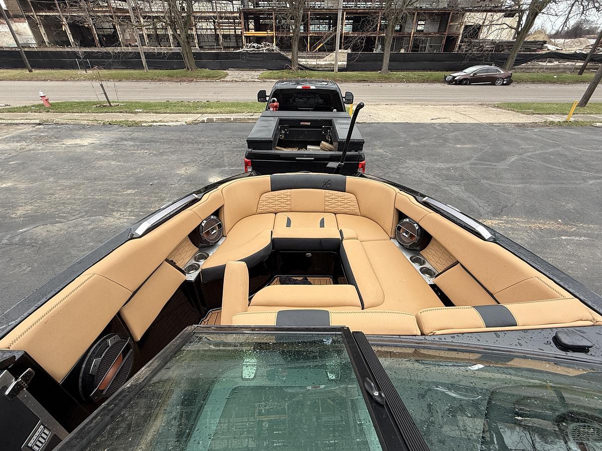 Used 2021 MasterCraft X26