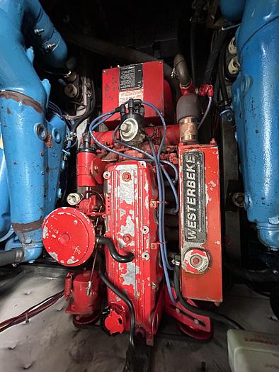 Used 1986 Marinette 39' Double Cabin