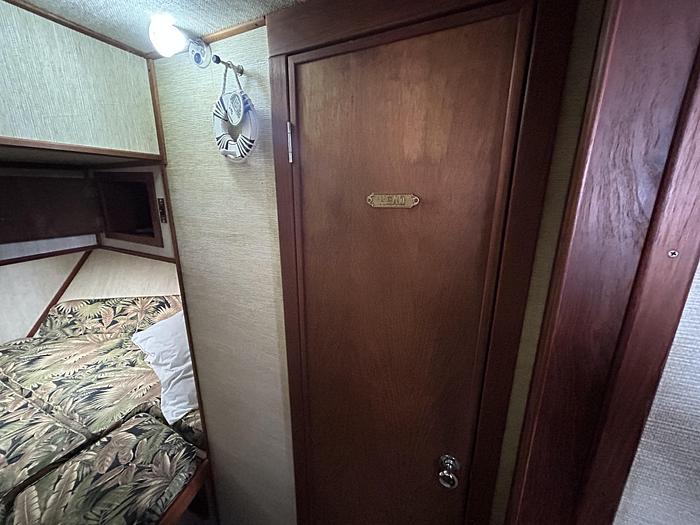 Used 1986 Marinette 39' Double Cabin