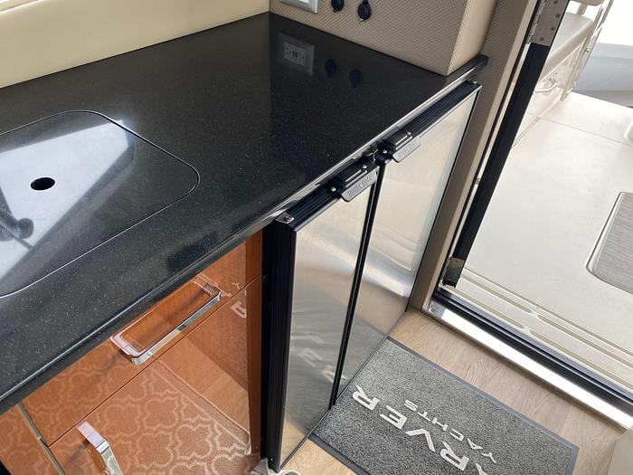 Used 2018 Carver C37