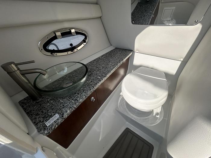 Used 2022 Crownline E285