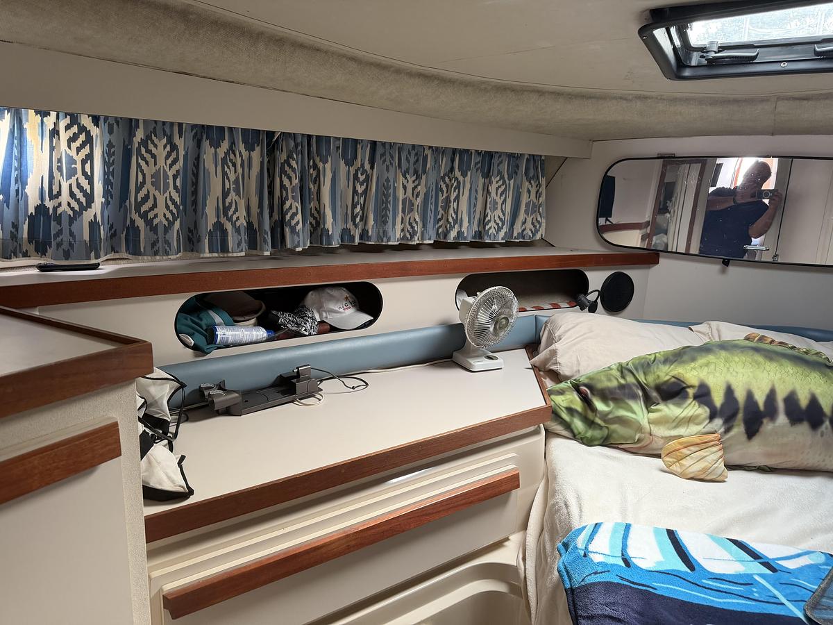Used 1988 Carver 3257 Montego