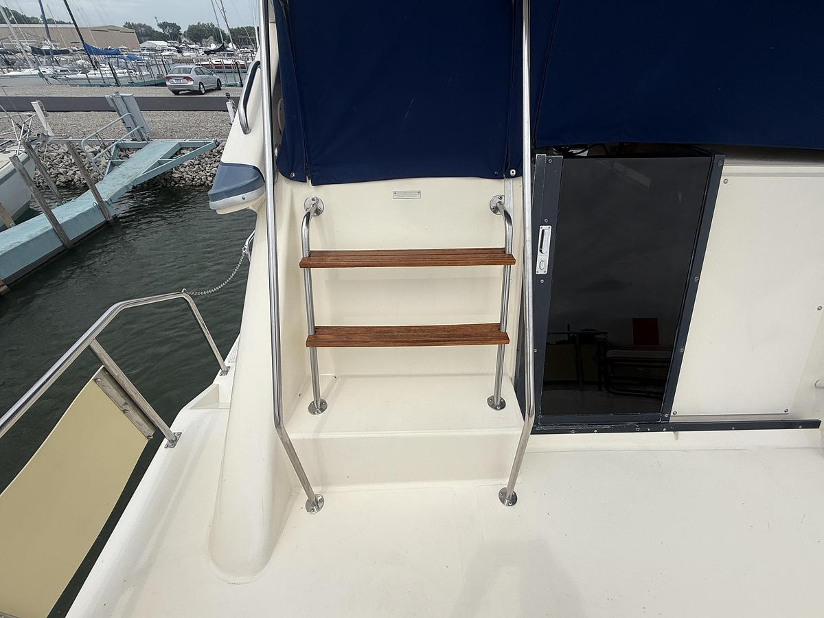 Used 1986 Sea Ray 410 Sundancer