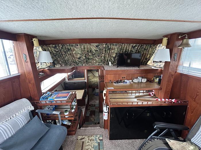 Used 1986 Marinette 39' Double Cabin