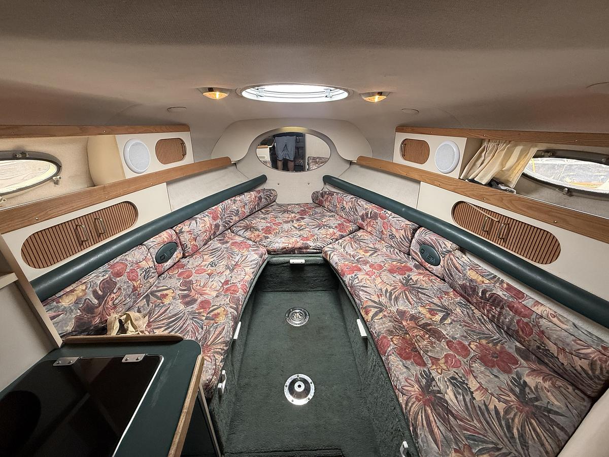 Used 1998 Four Winns 258 Vista
