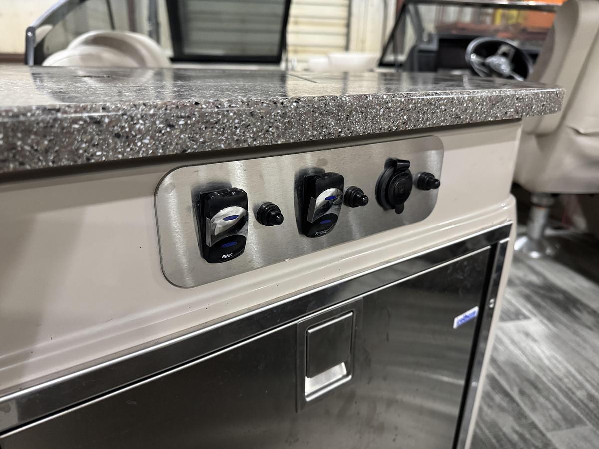 Used 2022 Avalon 2785 Catalina Platinum Cruiser