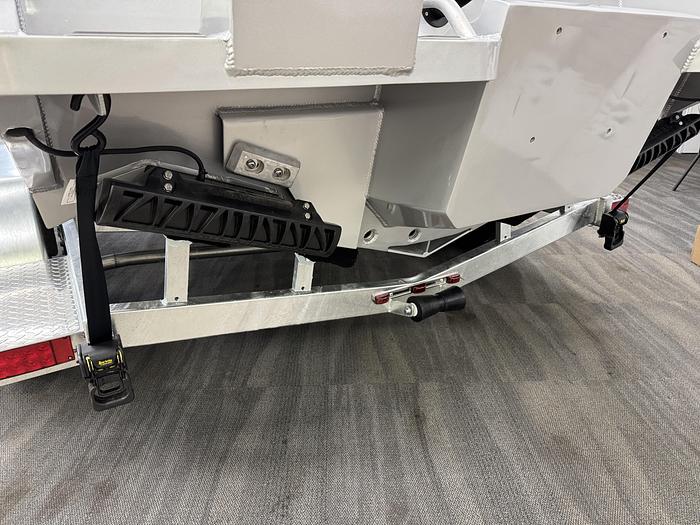 2025 Extreme Boats  696 Game King