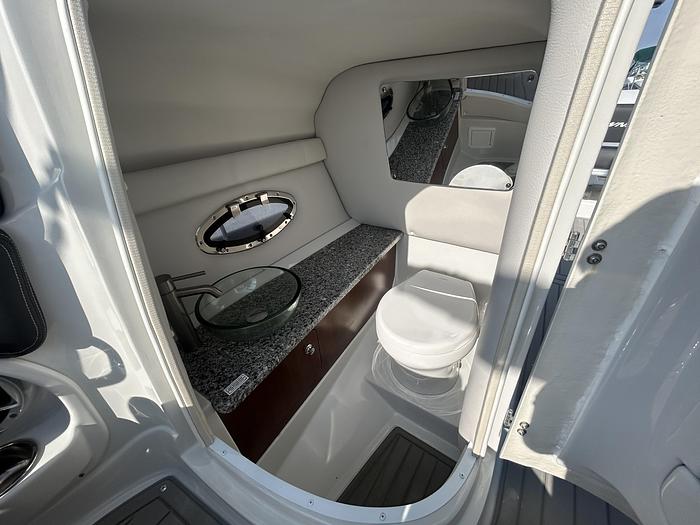 Used 2022 Crownline E285