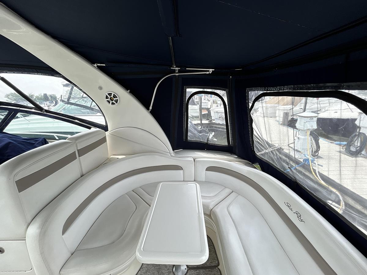 Used 2005 Sea Ray 320 Sundancer