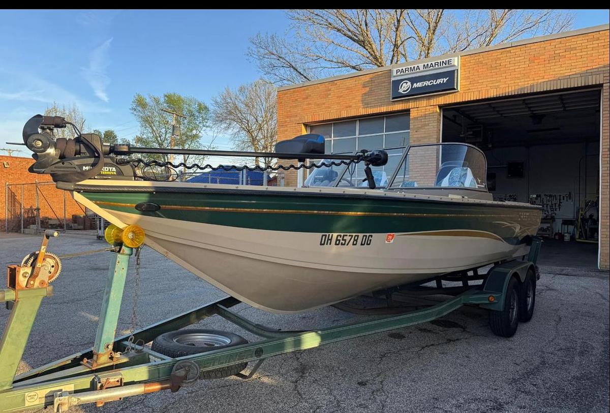 Used 2003 Crestliner 202 Tourament Side Console