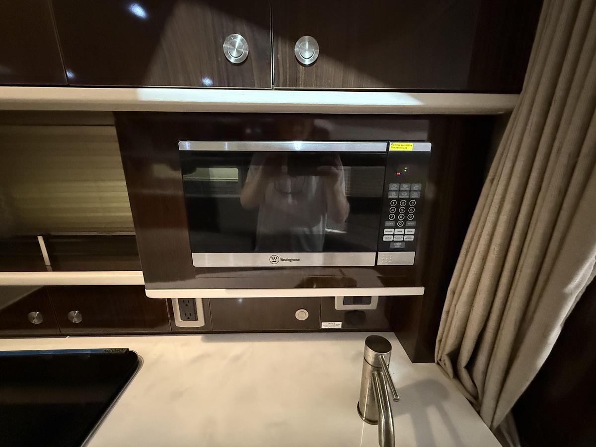 Used 2017 Sea Ray 330 Sundancer