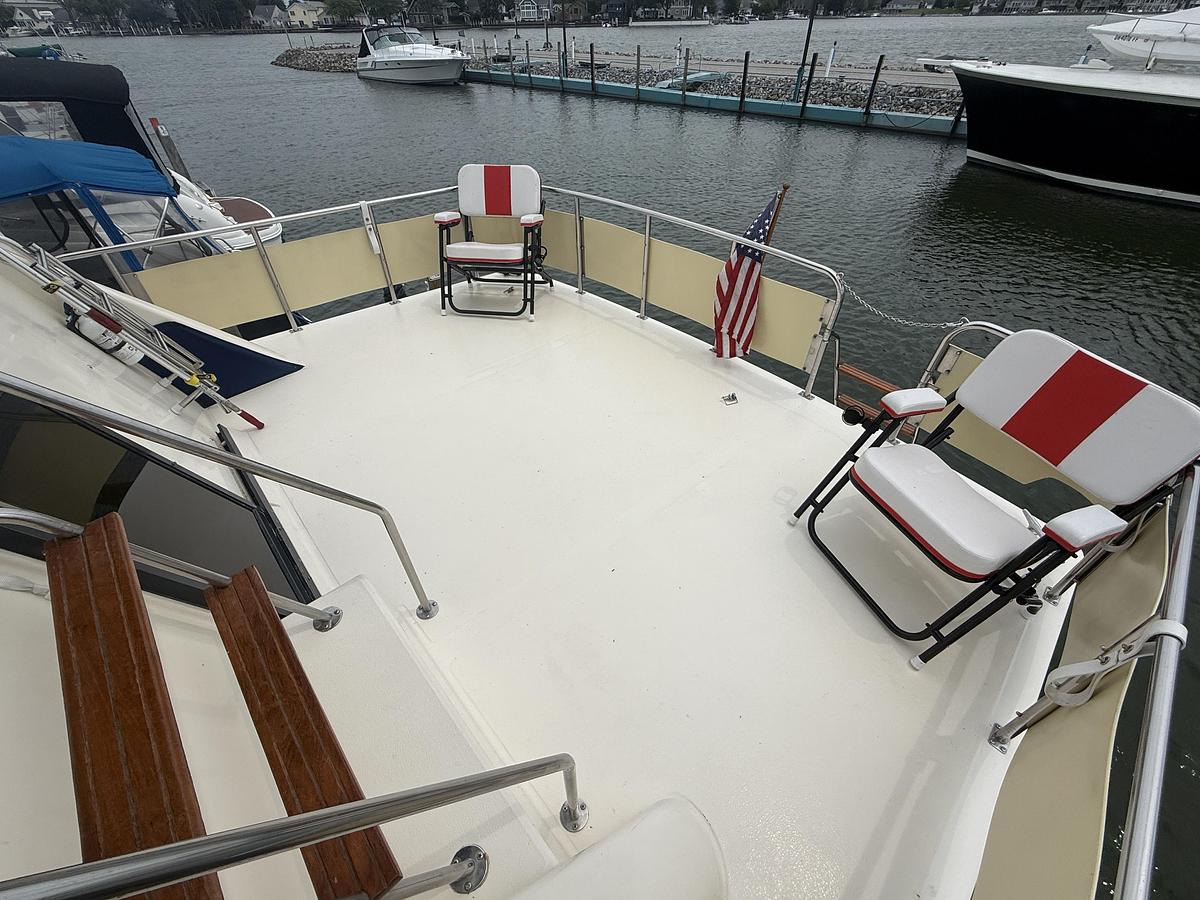 Used 1986 Sea Ray 410 Sundancer