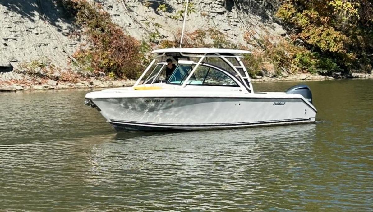 Used 2014 Pursuit 265 DC