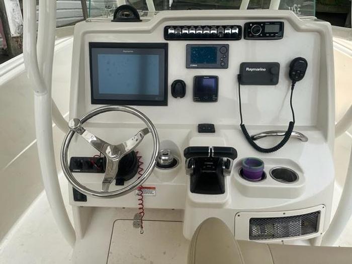 Used 2015 Sailfish 320 CC