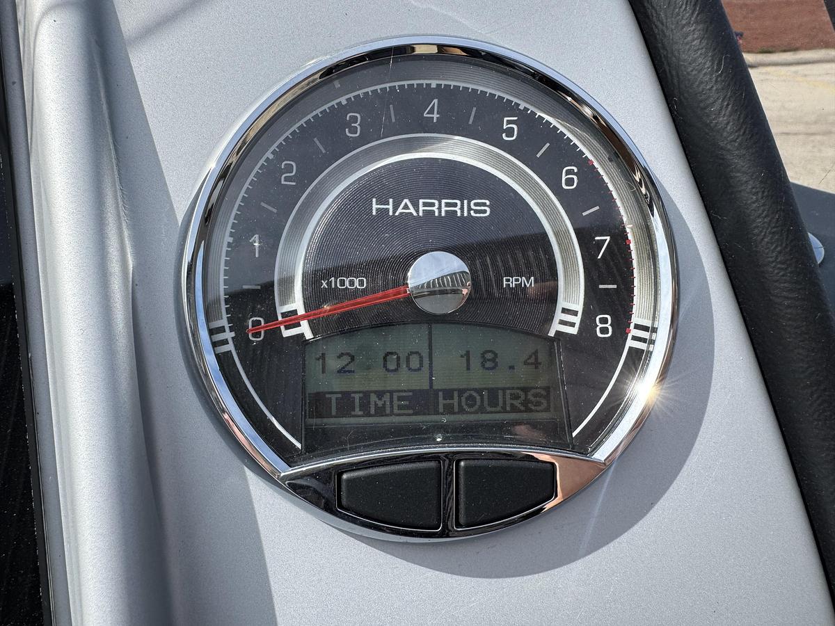 Used 2022 Harris  230 Solstice