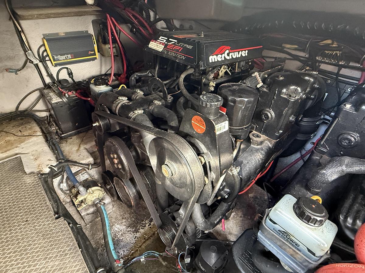 Used 1999 Chaparral 300 Signature