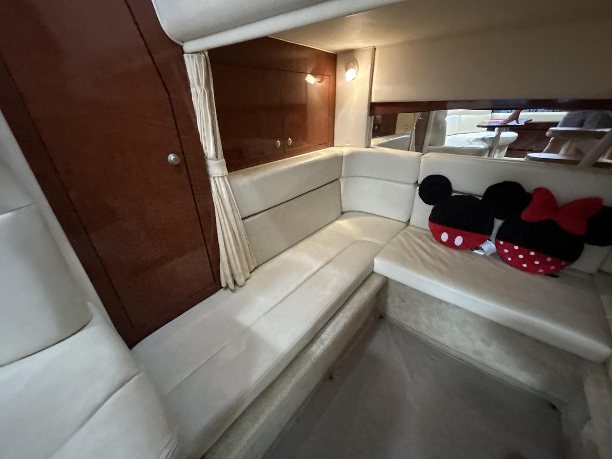 Used 2005 Sea Ray 320 Sundancer