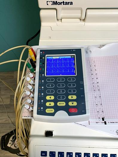 Gebraucht Mortara ELI 350 EKG Gerät auf Trolley
