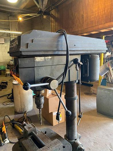 Used DELTA 17-900 DRILL PRESS
