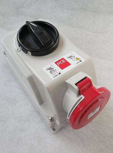 Abschaltbare Wanddose 32A, 5P, IP44, 7525-6 PCE Electric, neu