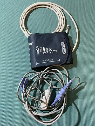 Gebraucht Datascope Accutorr Plus Patientenmonitor auf Trolley mit Blutdruckmanschette und SpO2 Fingersensor