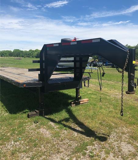 Used 40' Dove Tail Trailer