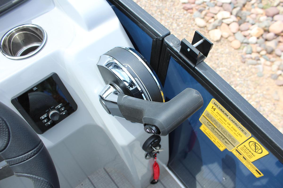 2026 Bentley Pontoons 243 Center Walk Thru Fish Tripple Toon