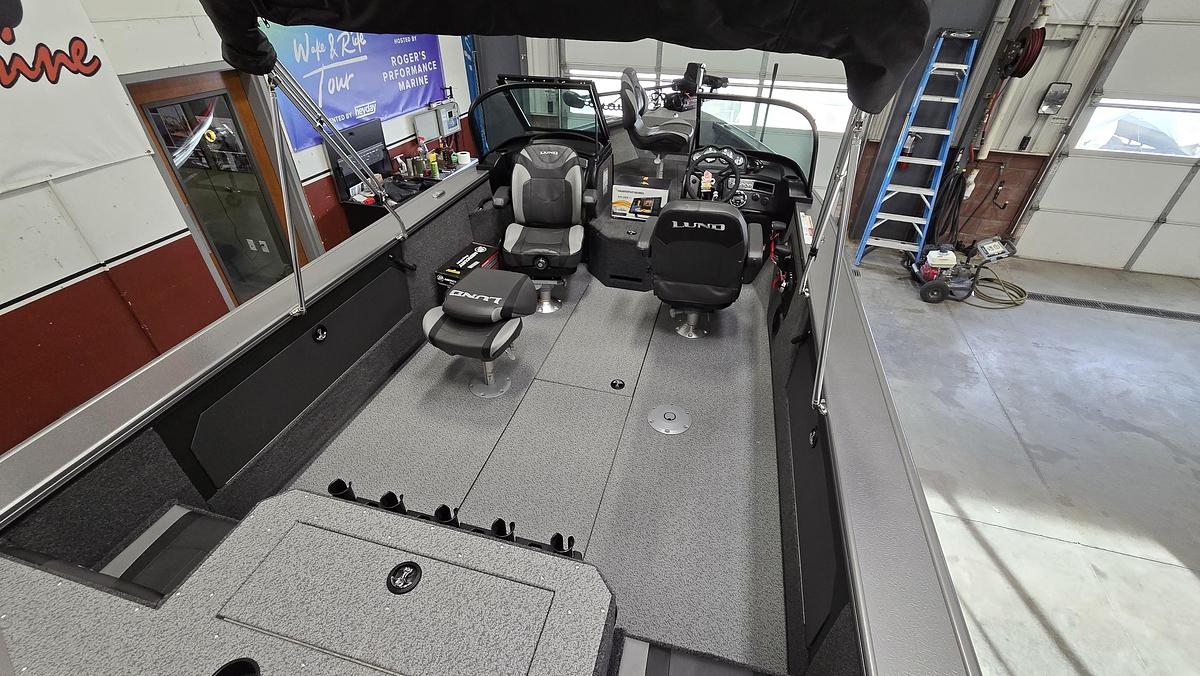 2026 Lund 2075 Fisherman