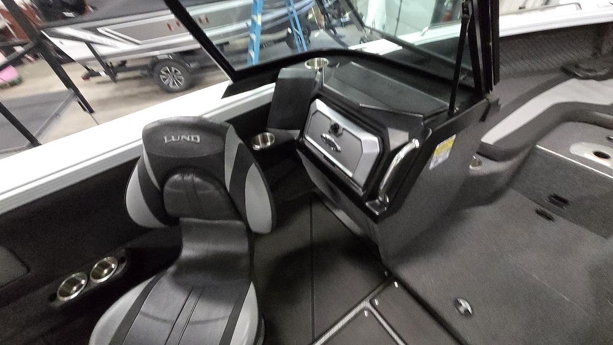 Used 2022 Lund 2275 Baron Sport