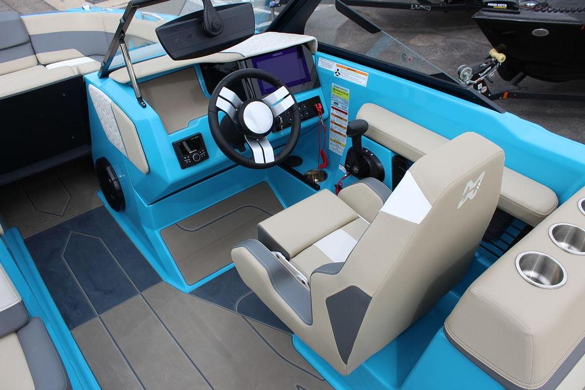 2025 Heyday Wake Boats H22