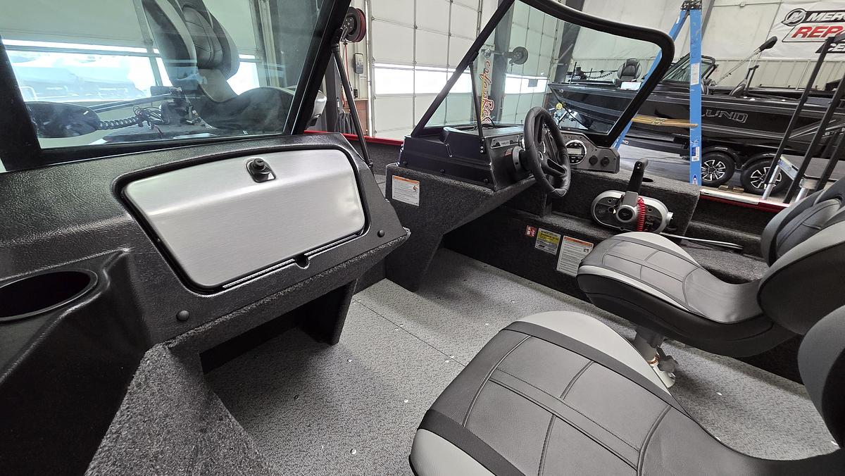 2026 Lund 1650 Angler Sport